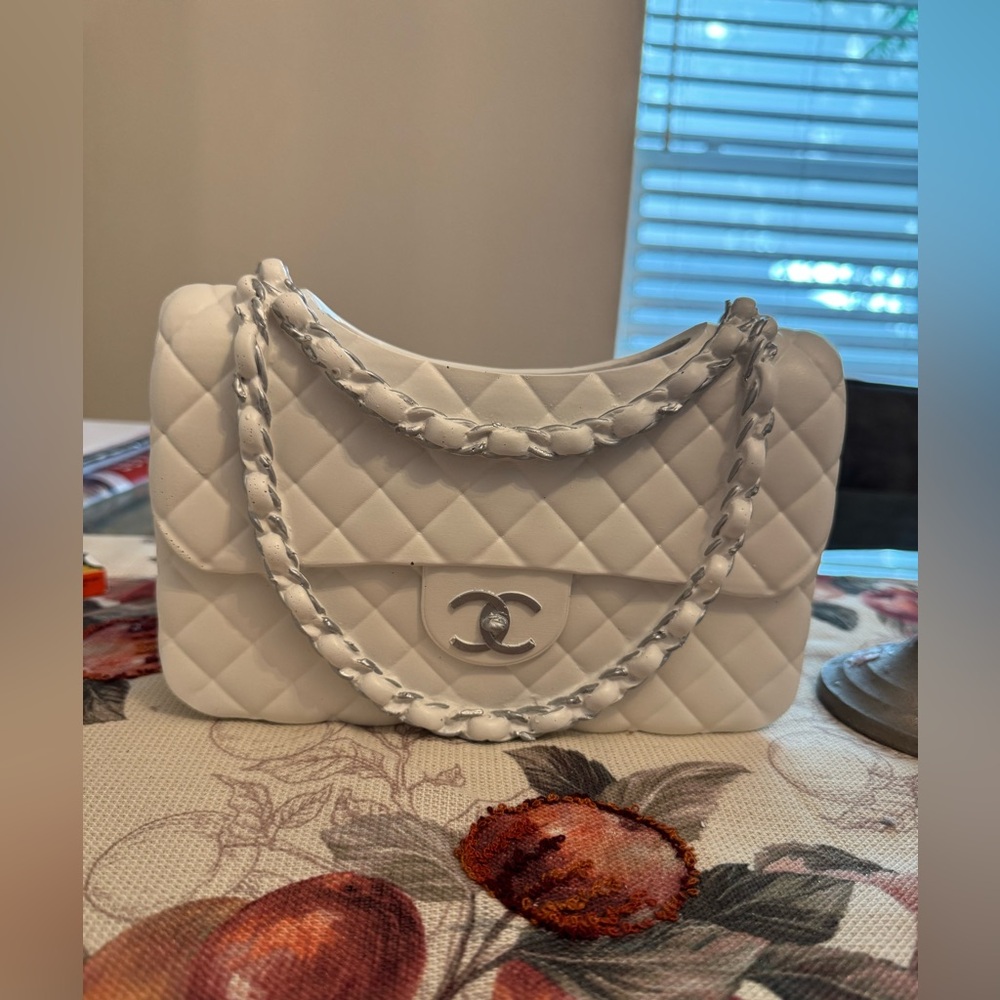 Designer bag vase - Picture 2 of 5